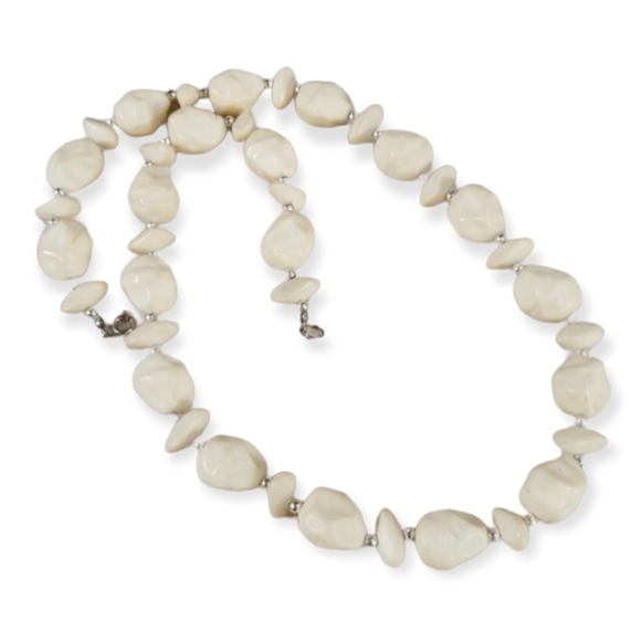 Vintage Mid Century Modern Chunky Beaded Necklace - Picture 4 of 16